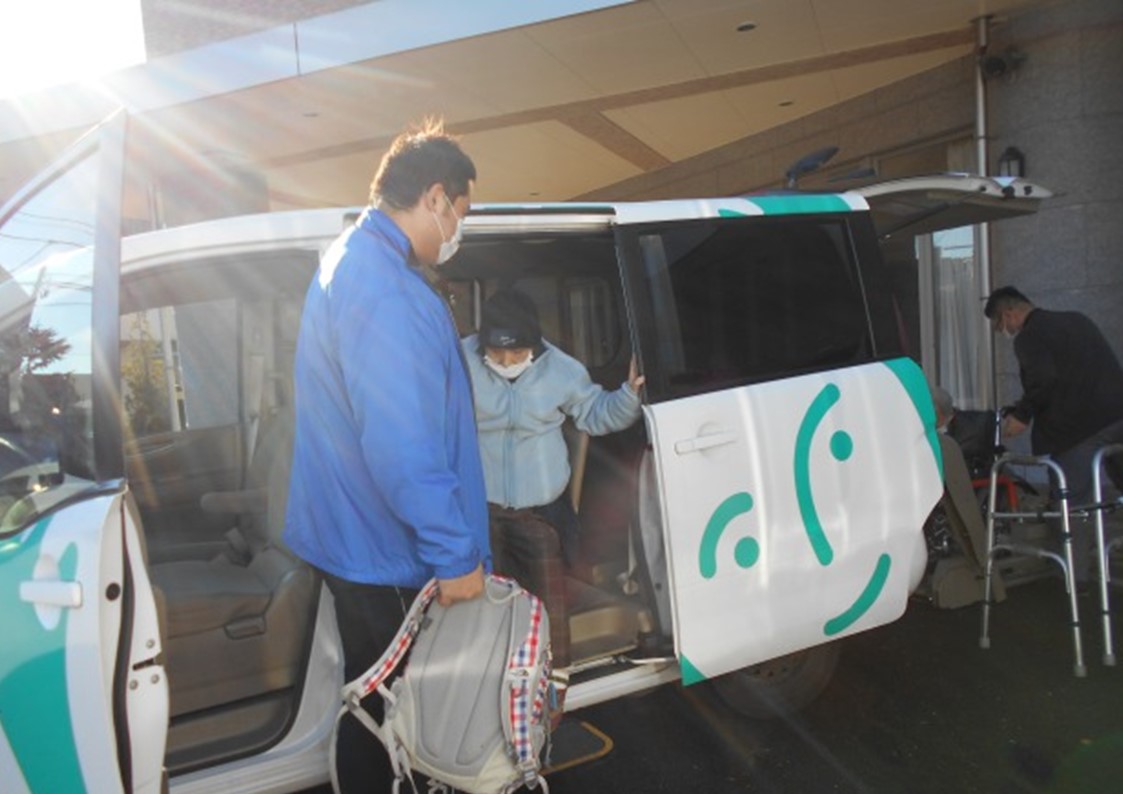 送迎ドライバー